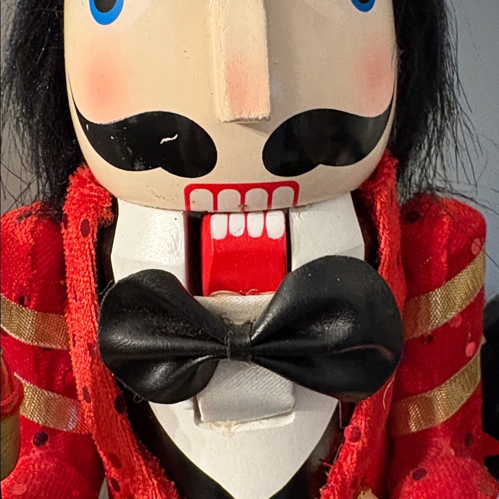 19” Christmas Circus Ringleader Lion Tamer Nutcracker w Lion and Big Top Vintage - Picture 10 of 13